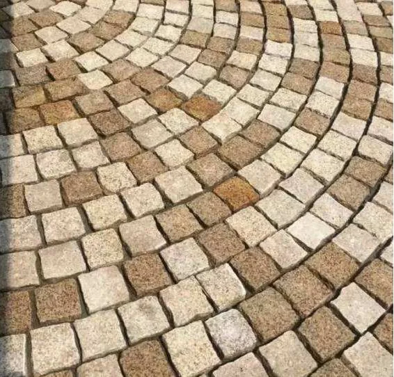 Yellow Granite Paving/Cube/Kerb/Cooble Stones for Landscaping/Parking/Driveway/Walkway Construction Projects