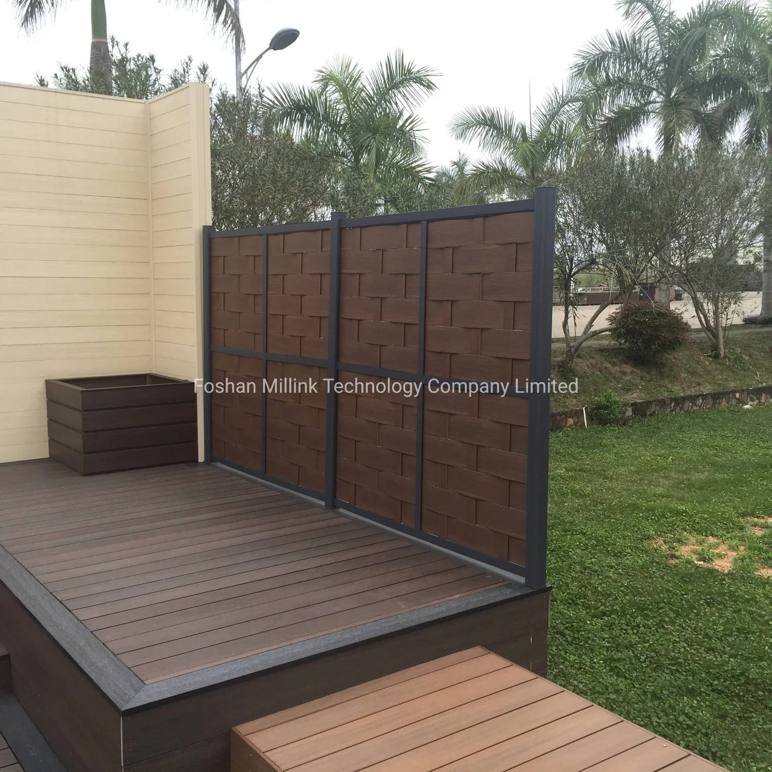Nouveau design WPC Vinyle Plancher en plastique en bois Stratifié Carrelage de terrasse