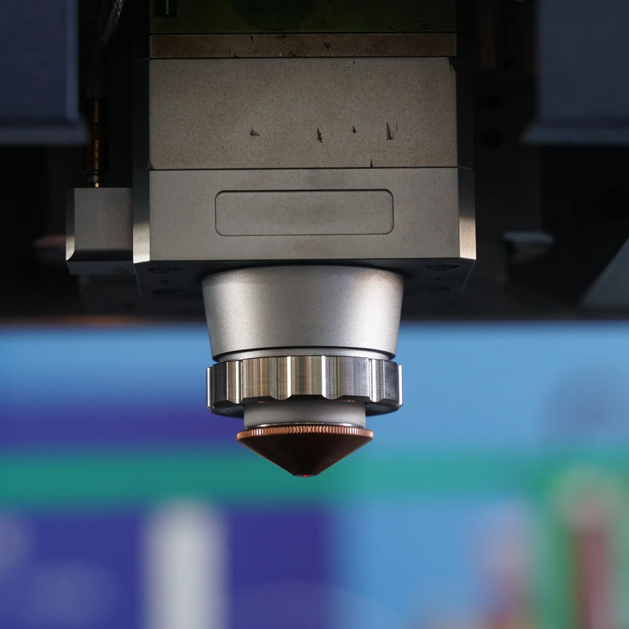 Металлический обрабатывающий станок Laserschneid Профессиональный листовой лазерный режущий аппарат С водяным охлаждением