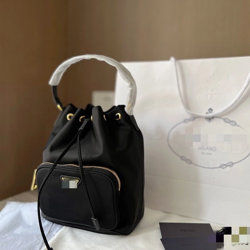Используются мешки с тюками женщин сумки второй стороны сумки в дамской сумочке наружного зеркала заднего вида
