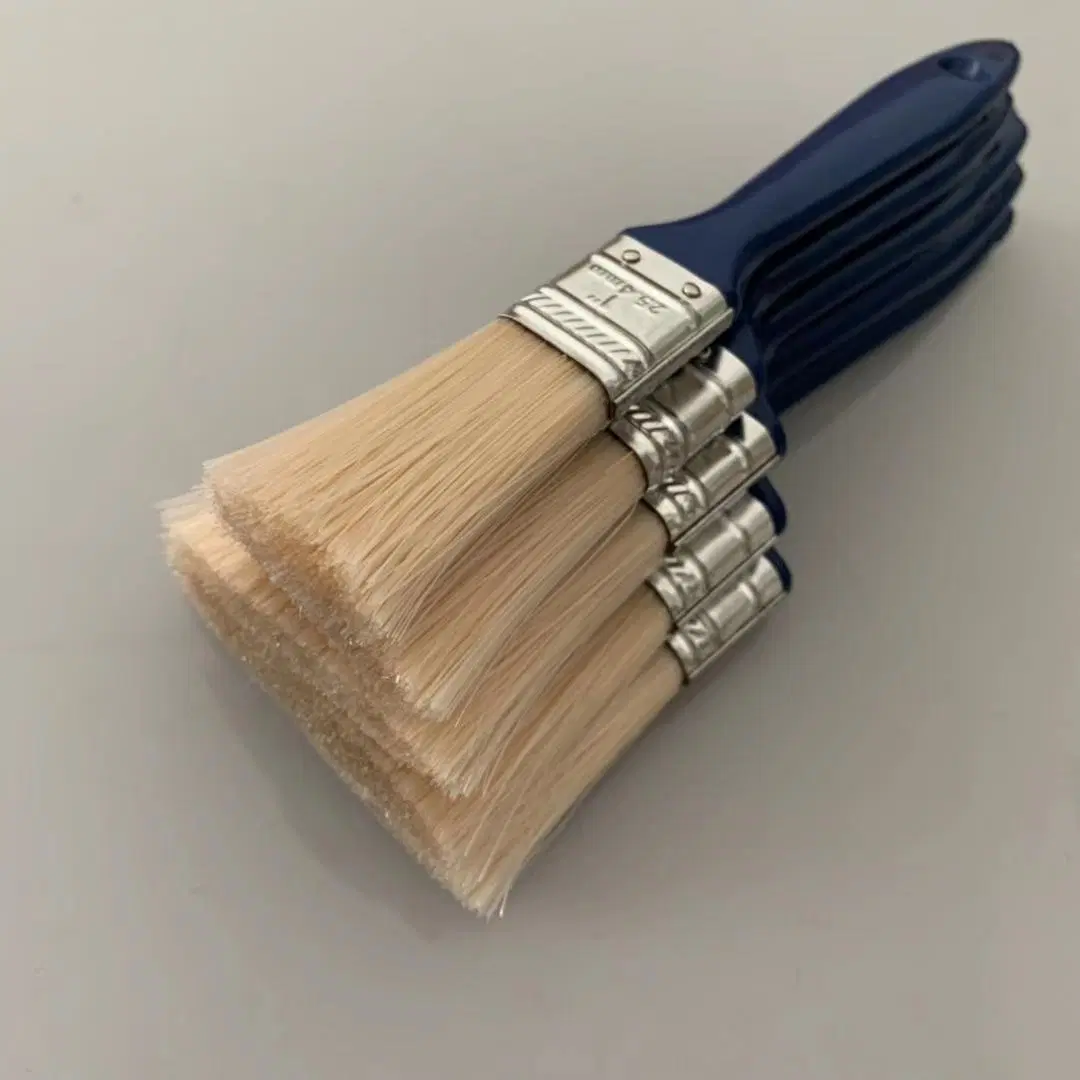 Good Quality Bristle Paint Brush Wooden Handle Brush in Factory