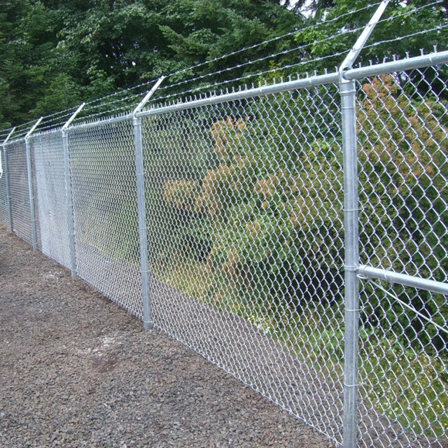 Factory Wholesale Steel Galvanized Chain Link Mesh Fence Material.