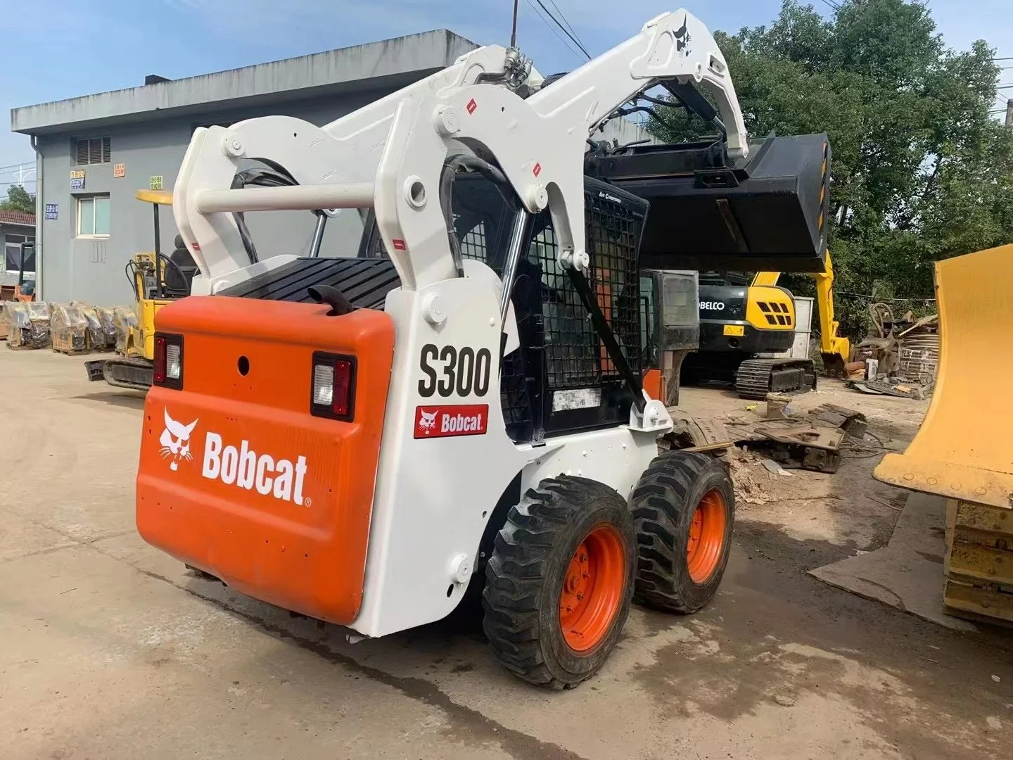 Second Hand Machine Bobcat S300 Steer Loader Backhoe Loader