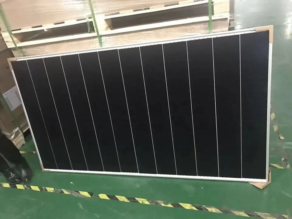 Quick Shipment Overlapping Solar Cell Panel Shingles Solar Panel 550W Black Solar Energy Module