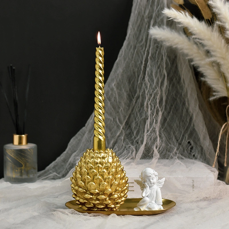 Mesa de navidad de oro y plata Pinecone Polyresin decorativos Pilar Candelabro