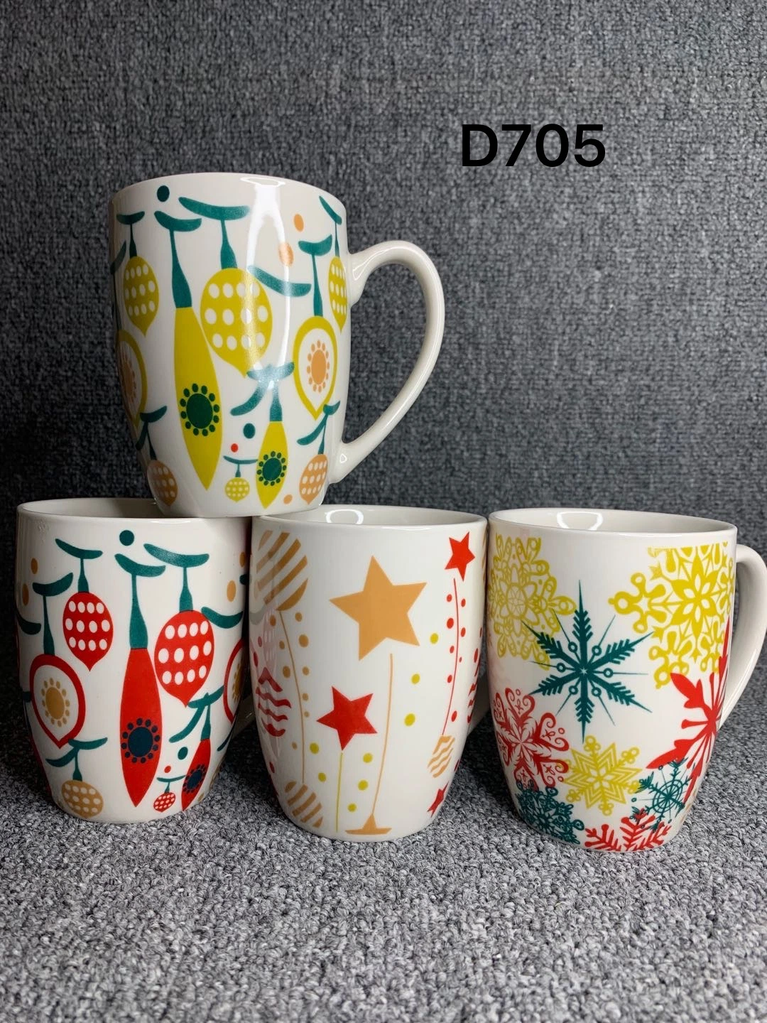 Wholesale/Supplier Set of 4 Cute Dog Pattern christmas Gift Porcelain Drinking Mugs