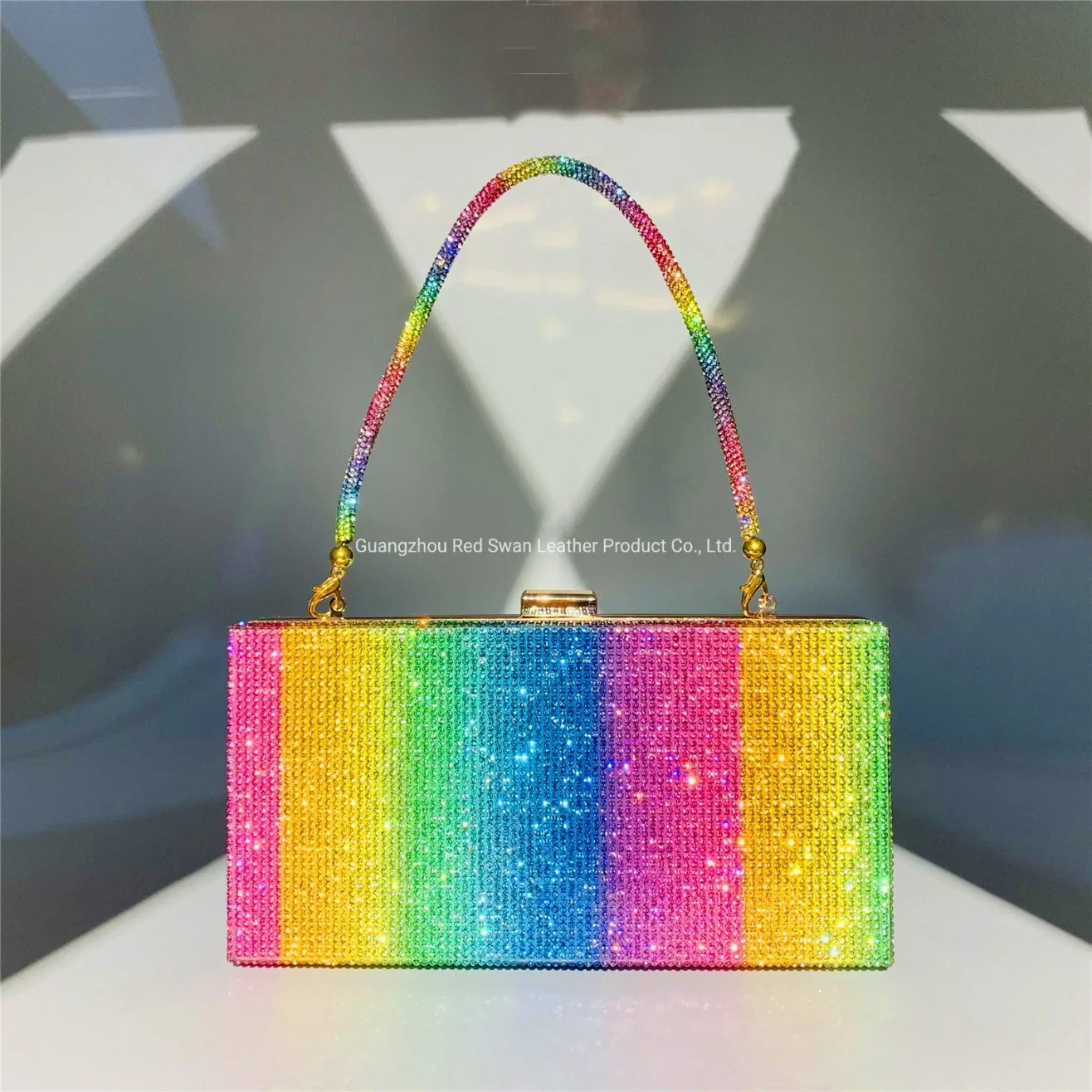 Crystal Evening Bags Rhinestone Hard Box Handbag Rainbow Colored Shoulder Bag with Golden Color Chain and Lock Closure Rshm-Oc4247