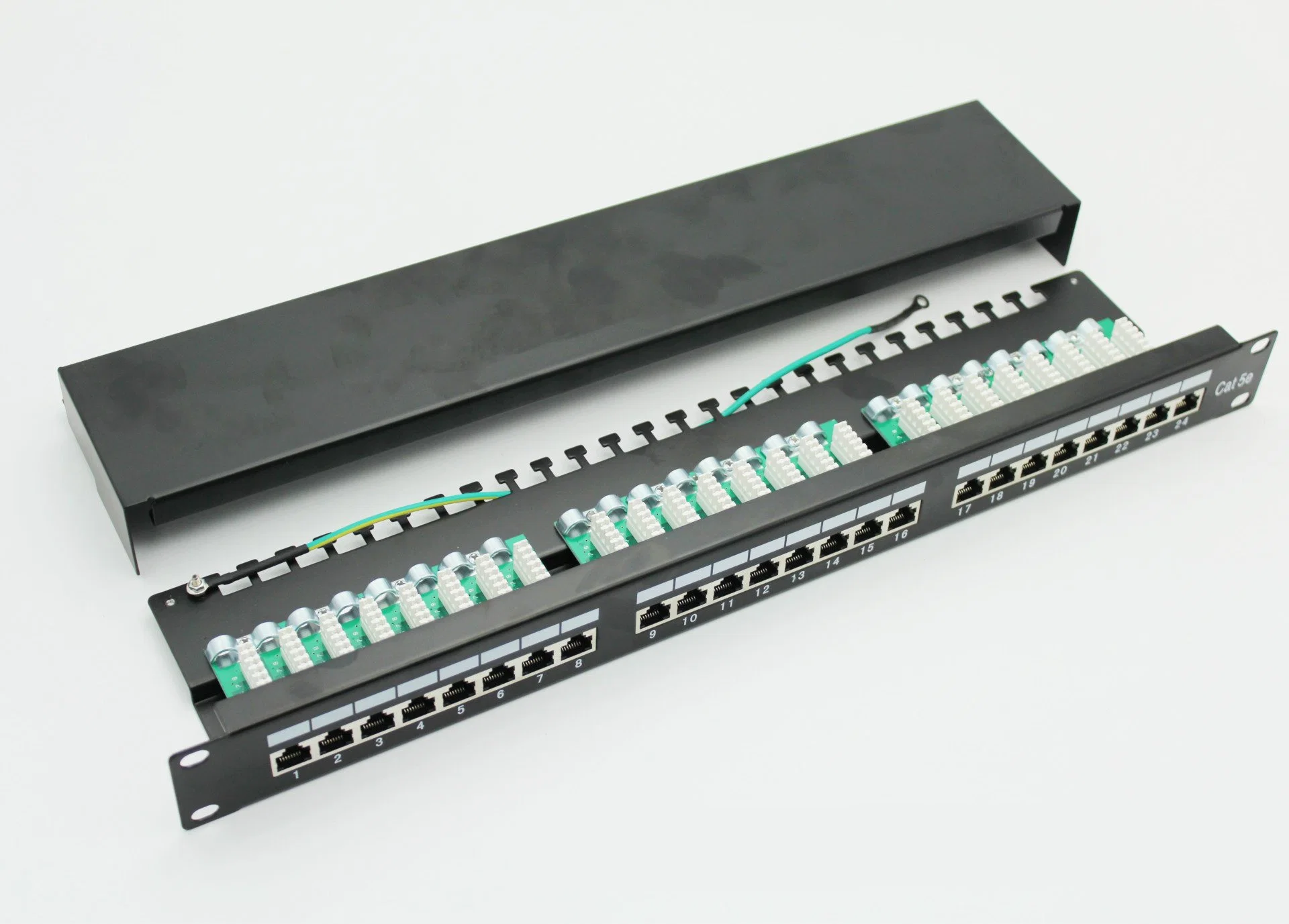 Cat5e FTP Shielded 24 Port Patch Panel Drawer Type