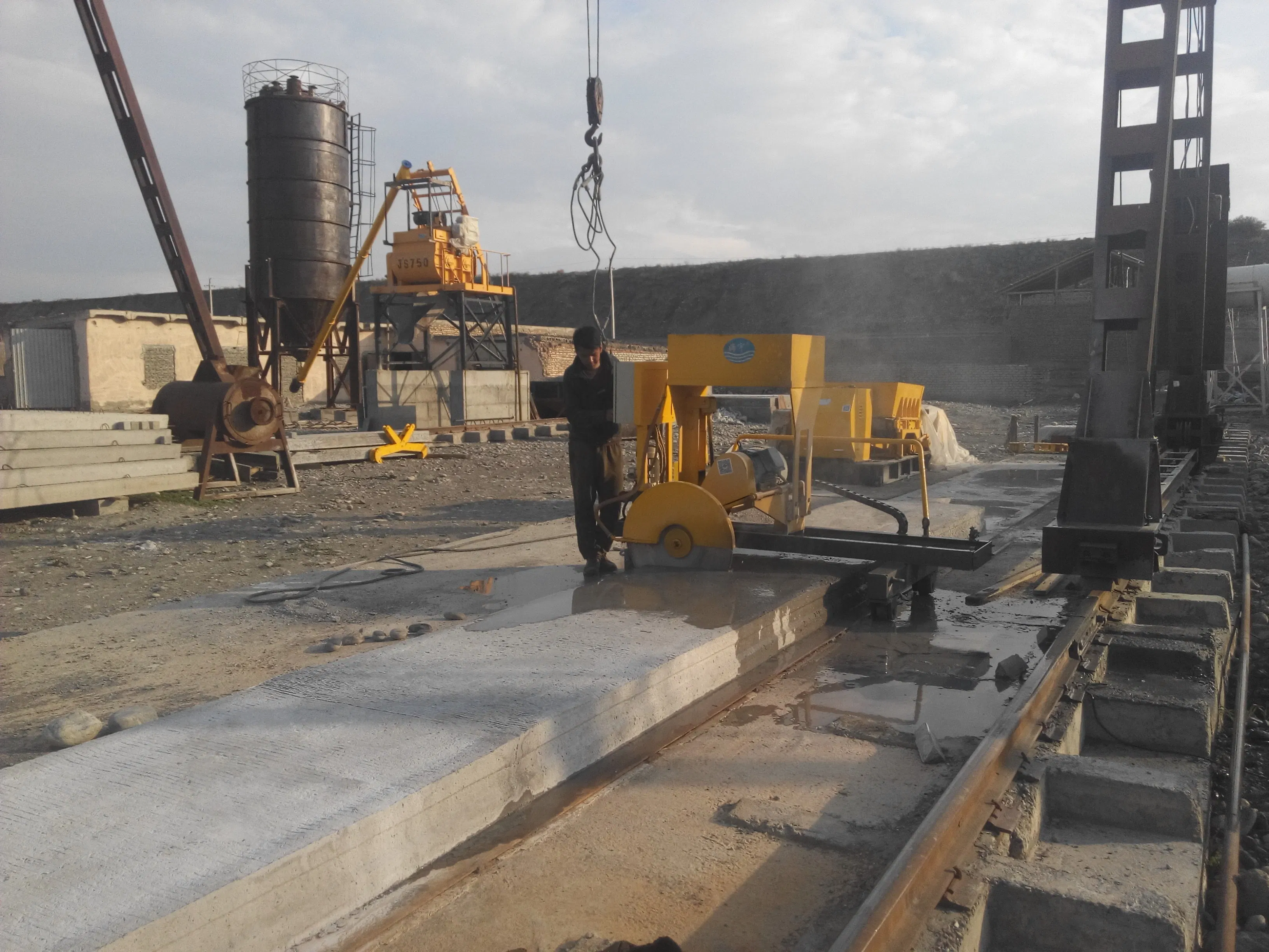 Good Performance Precast Concrete Slab Making Machine with Capacity 60-70mtr/Hour