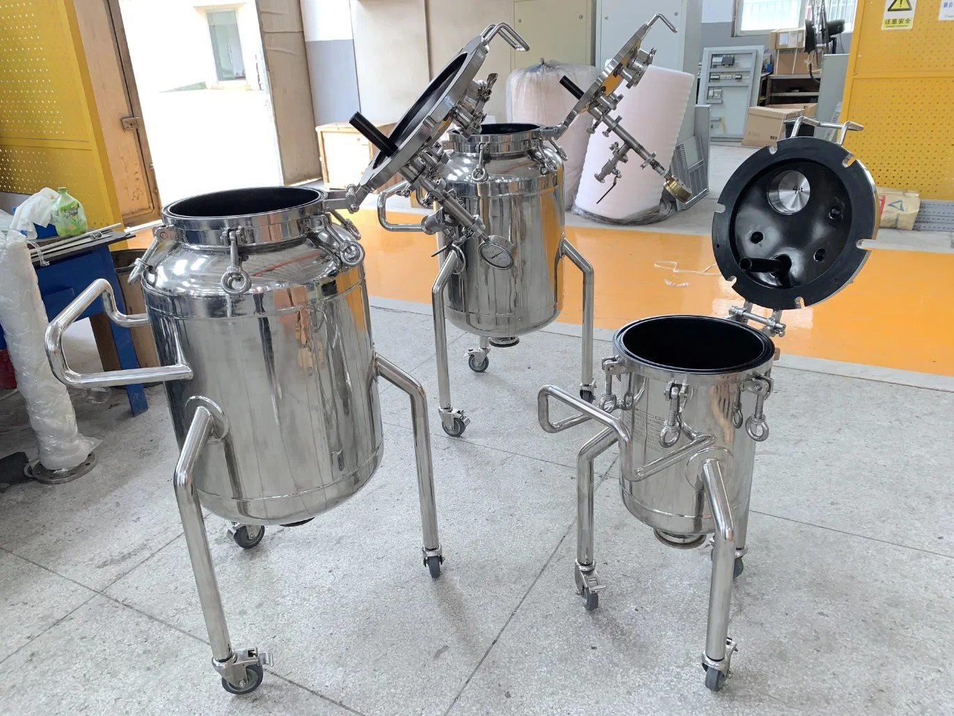 Best Price Stainless Steel 316L Mobile Liquid Mixing Tanks/Mobile Mixing Tanks