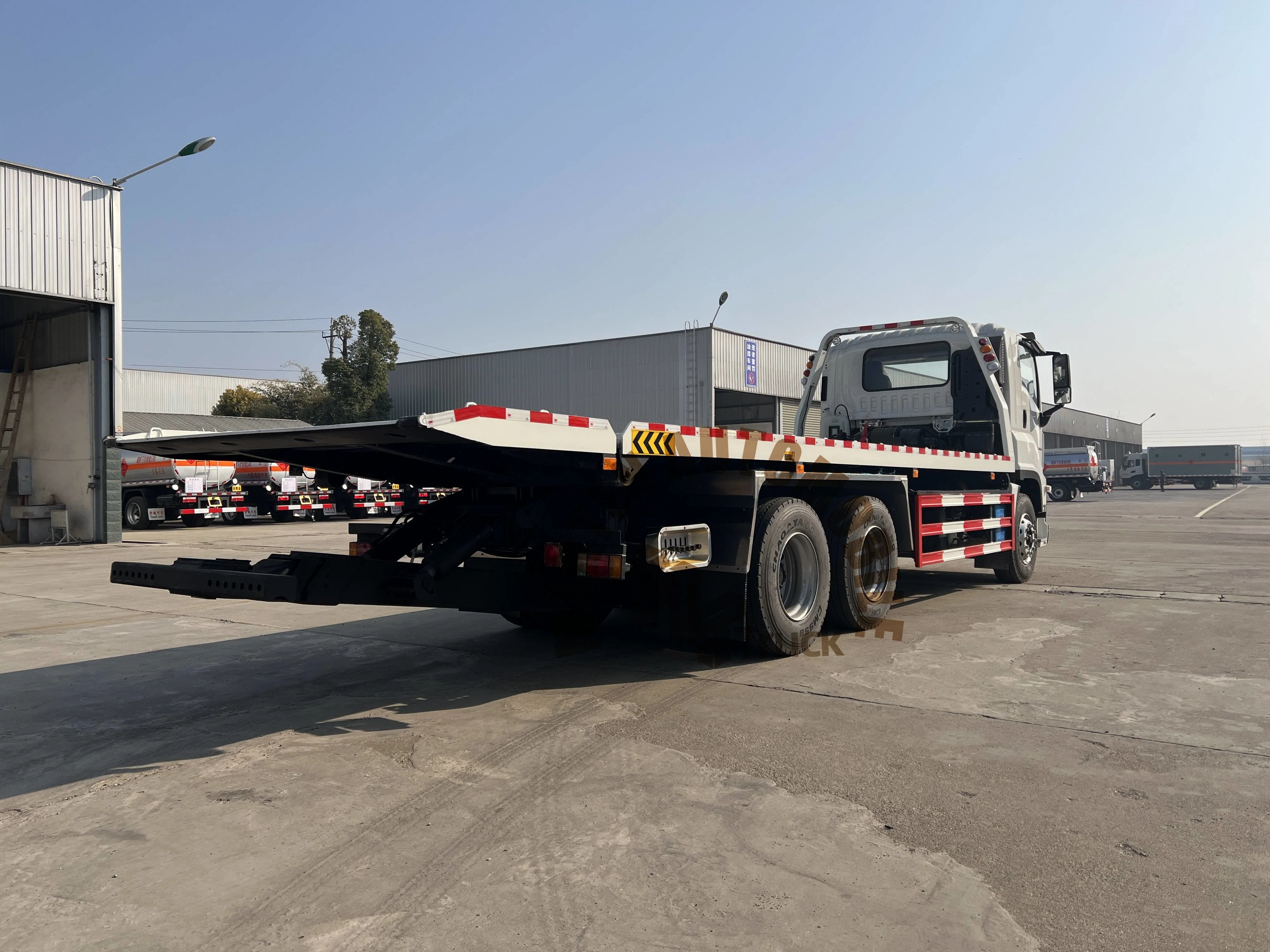 Famous Brand Isuzu Giga Road Obstacle Clearing Truck 6X4 22ton Towing Wrecker Road Rescue Vehicle