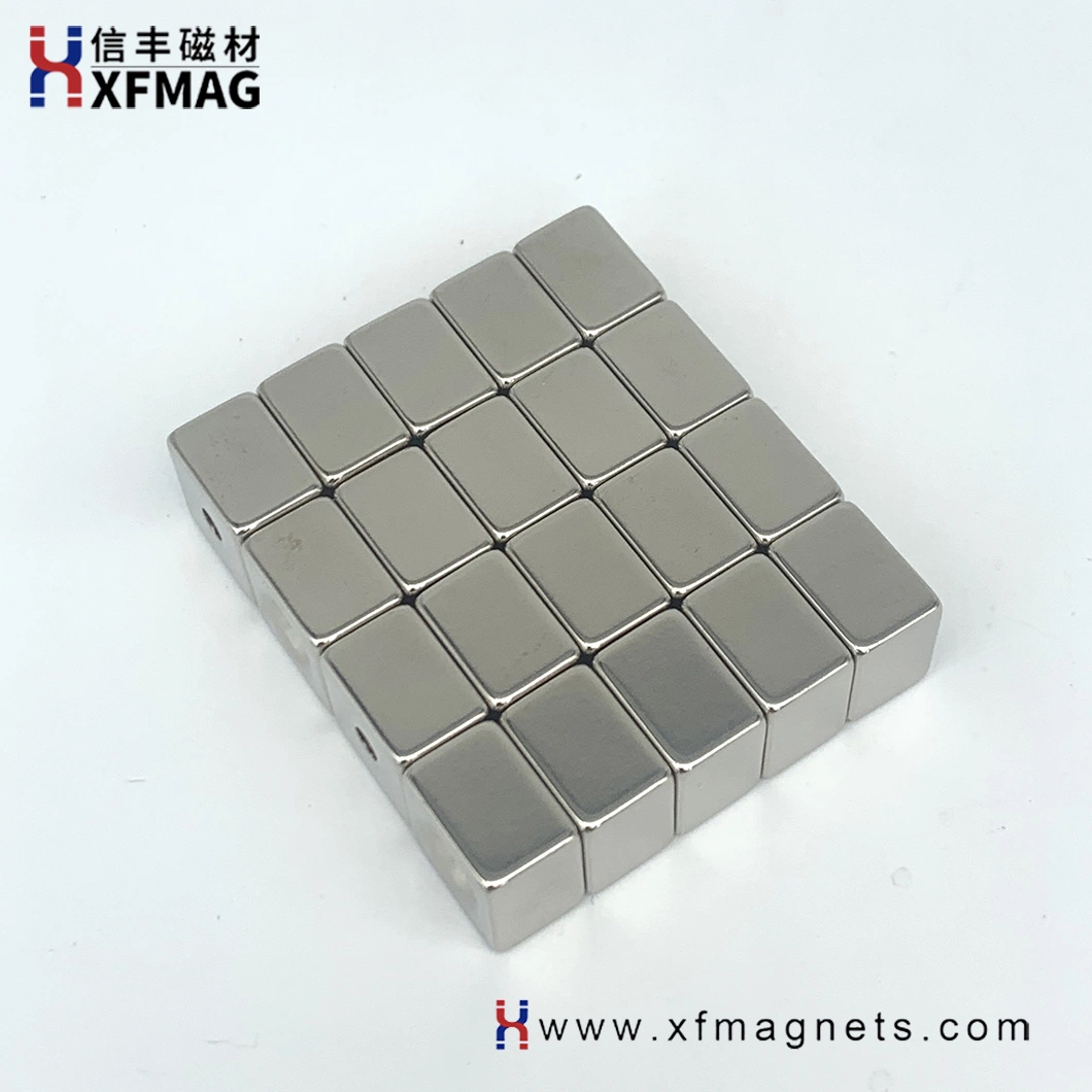 Kundenspezifischer 35uh Neodym-Blockmagnet N/S Pole-Magnete mit Senkkopf Loch