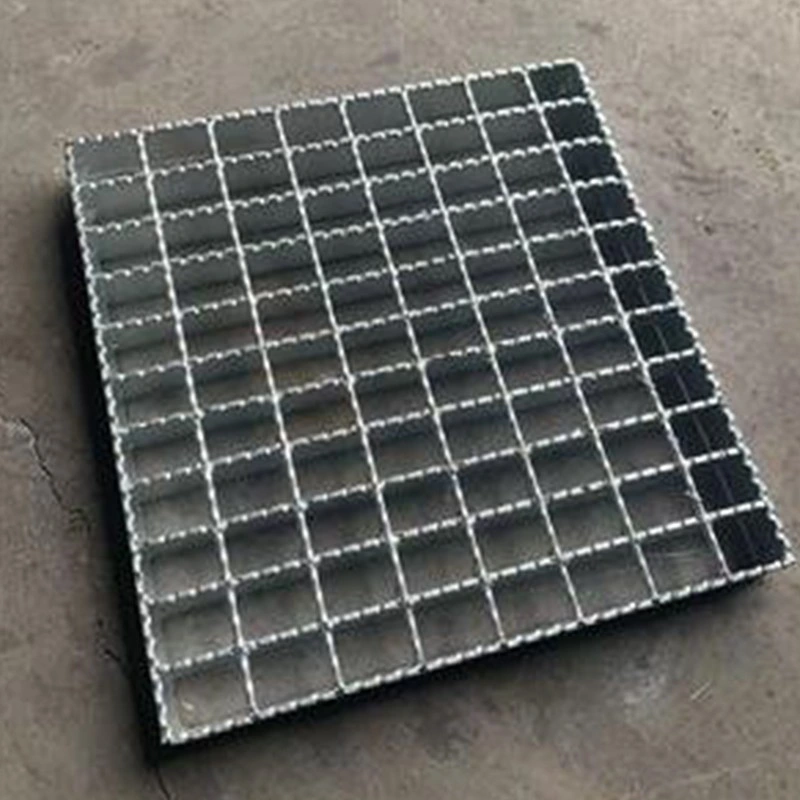 Plataforma de bastidor de acero galvanizado DIP caliente Acero inoxidable resistente al óxido Rejilla 24X24 de alcantarilla cubierta de pozo de acero Grate