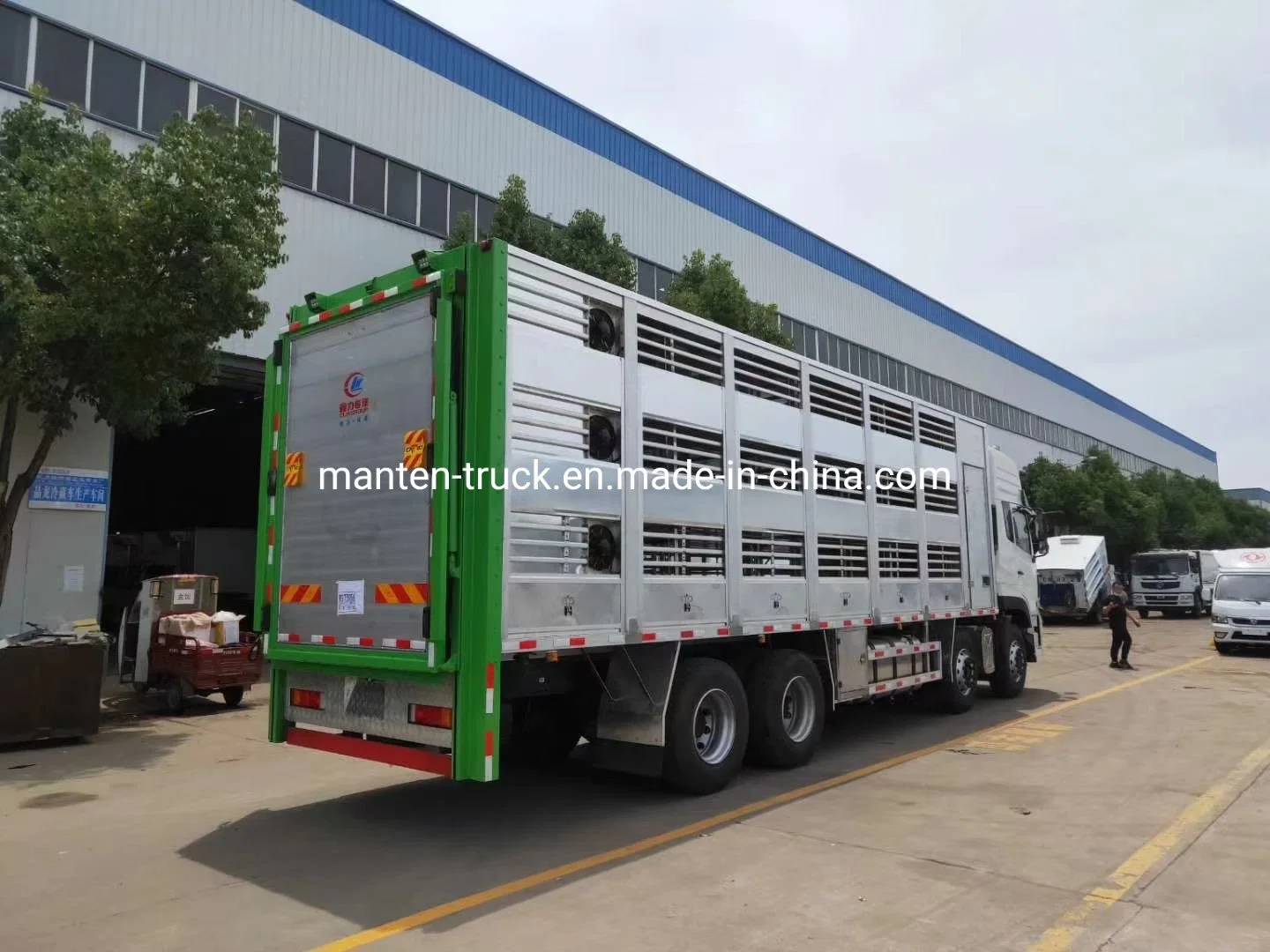 Dongfeng 315 CV de aleación de aluminio 8X4 camión de transporte de cerdos a temperatura constante para todo el ganado y aves de corral de la entrega