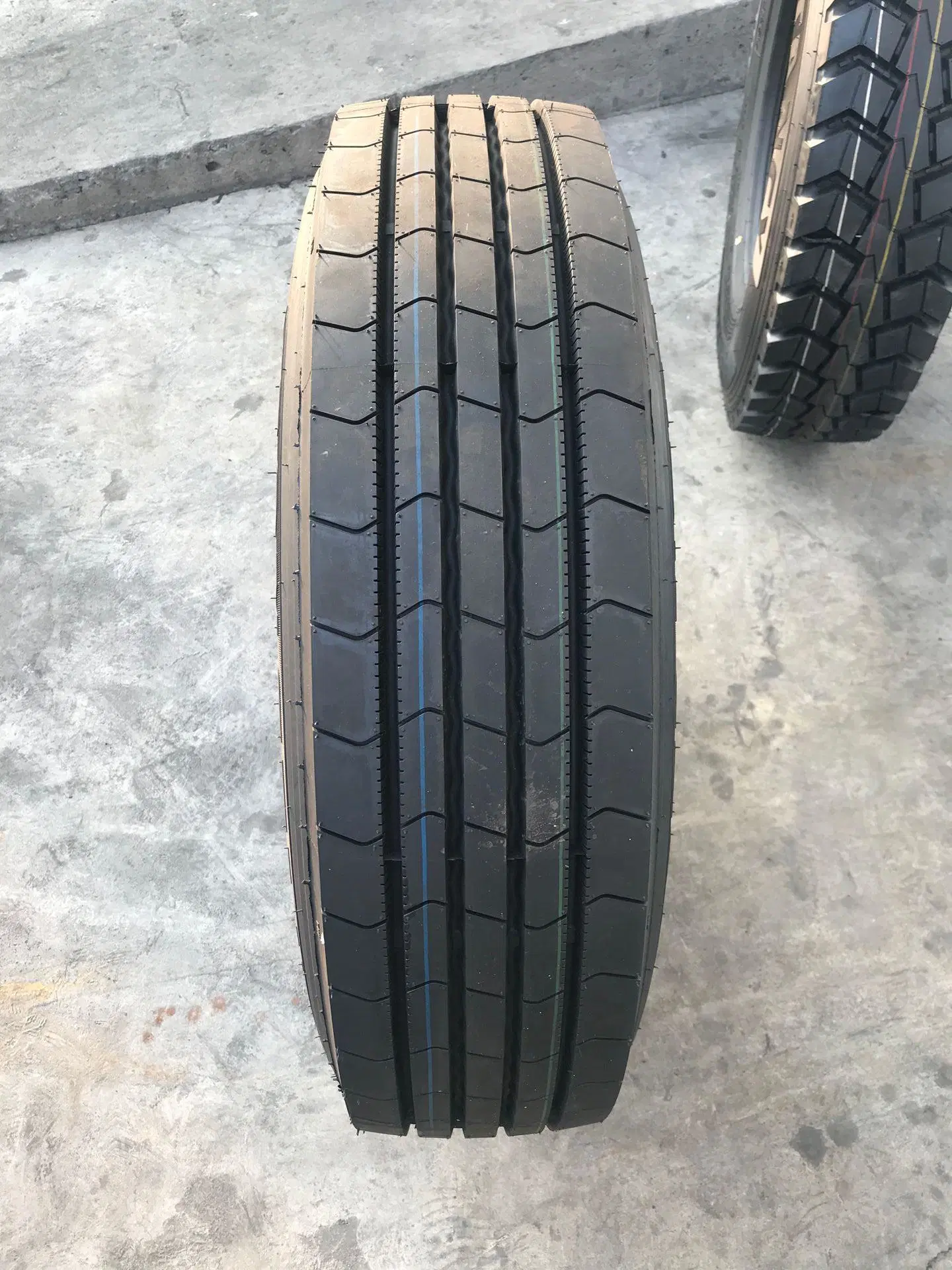 Radial Truck Tire (295/80r22.5)