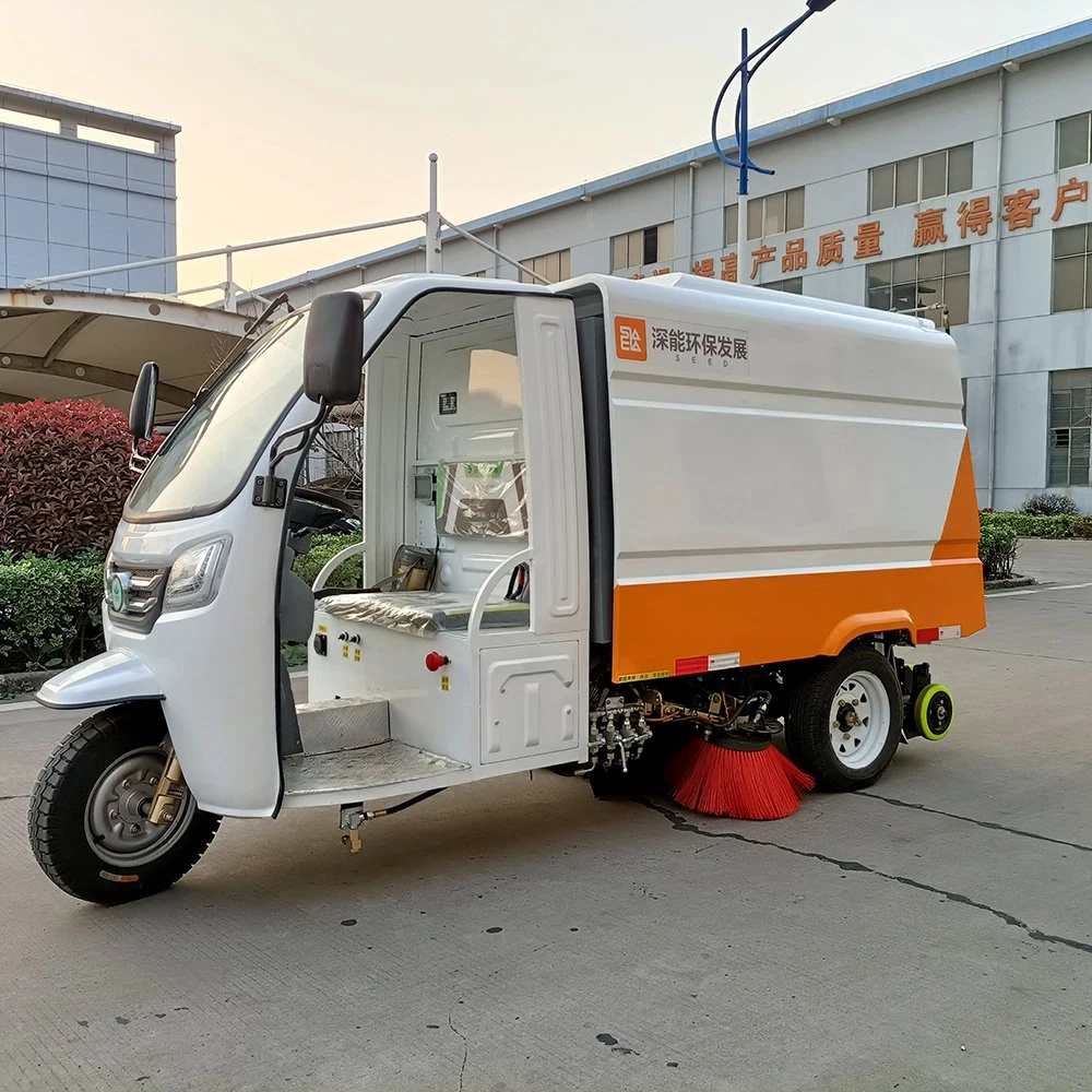 China Directional Vacuum Trike Sweep Truck of Load Capacity 600kg 18000 M2/H