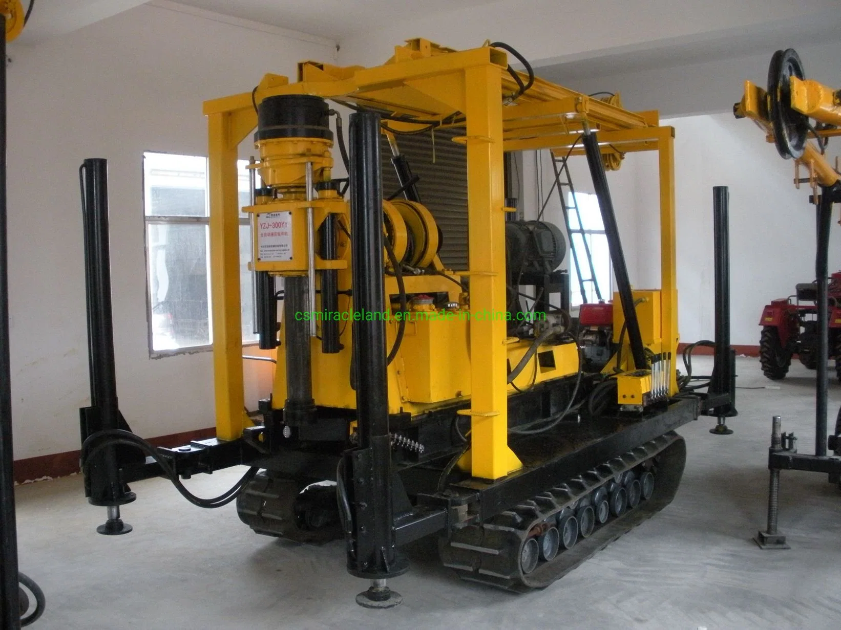 600m Crawler Mounted Mine Exploration/Mineral Investigation Coring Drilling Machine (YZJ-300Y)