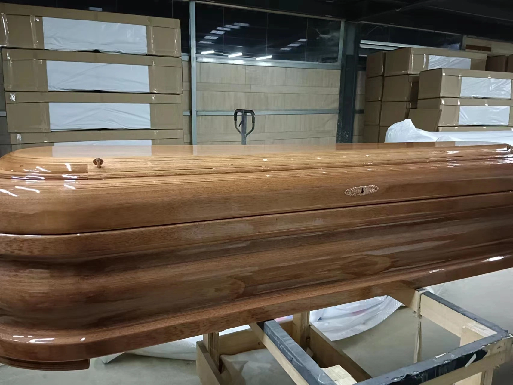 Style Feuneral Adult Cheapest Wooden Coffins Wooden Caskets and Coffin Box Spanish Style