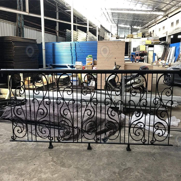 تم تصنيع هذا الطراز من قبل شركة Iron Pipe Ring Home Fence Iron Popular Style بوابة/سور حديدي على الطراز الهندي/الباكستاني