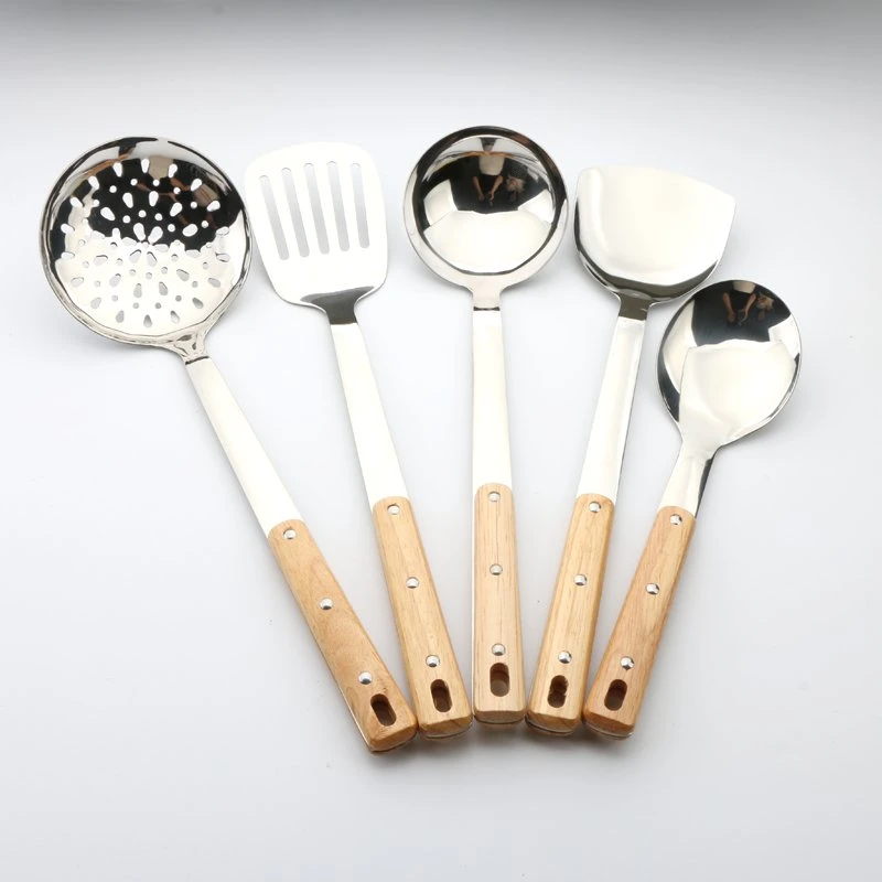 Jeu d'outils de cuisine en bois massif en acier inoxydable Ustensiles de cuisine Les appareils électroménagers et définir avec manche en bois