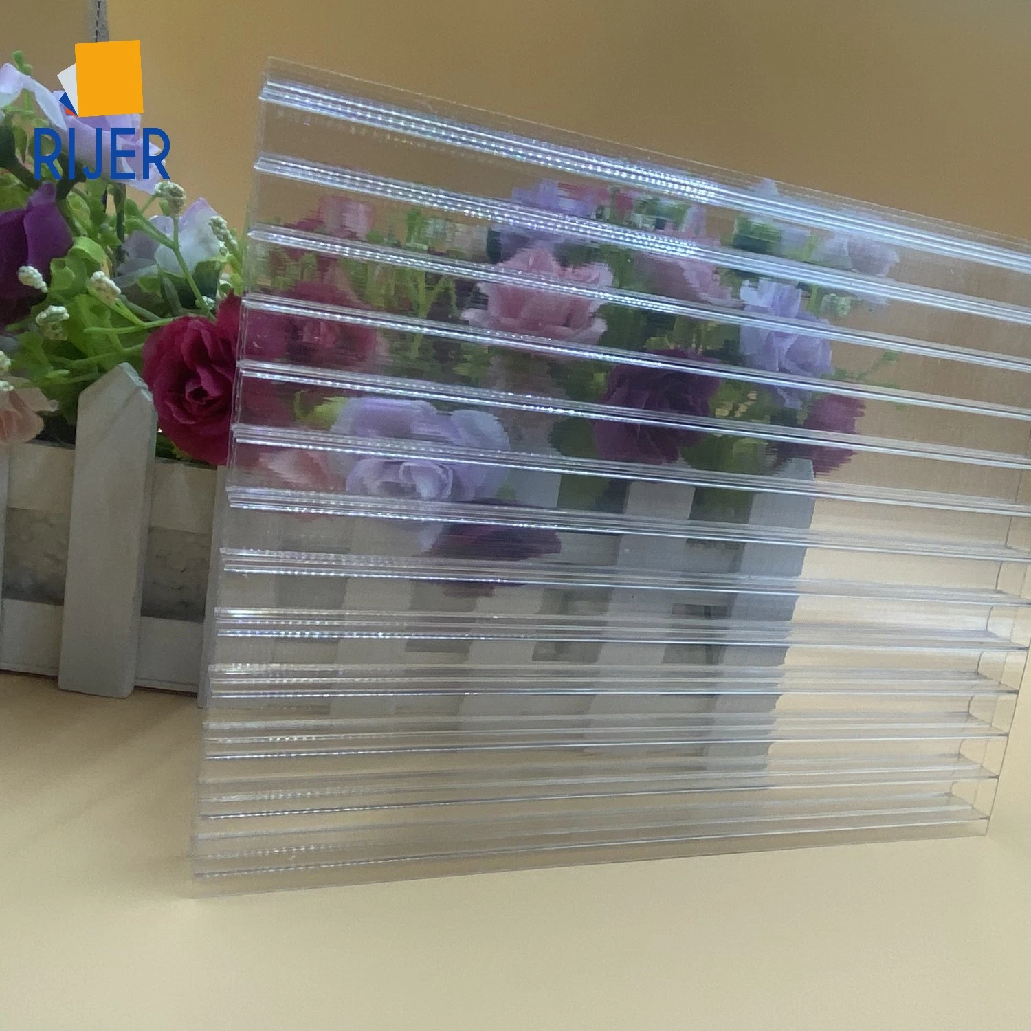 Transparent Four Wall Polycarbonate Hollow Sun Sheet for Home Decoration and Greenhouse