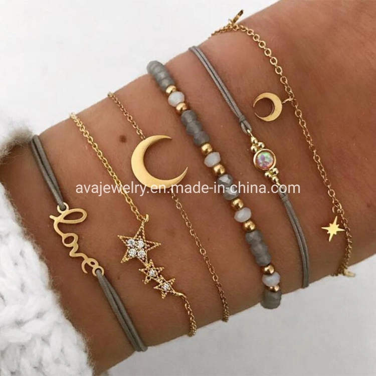 2020 Nuevo brazalete de aleación de metal de varias capas para mujeres con encanto de luna y estrella de amor.