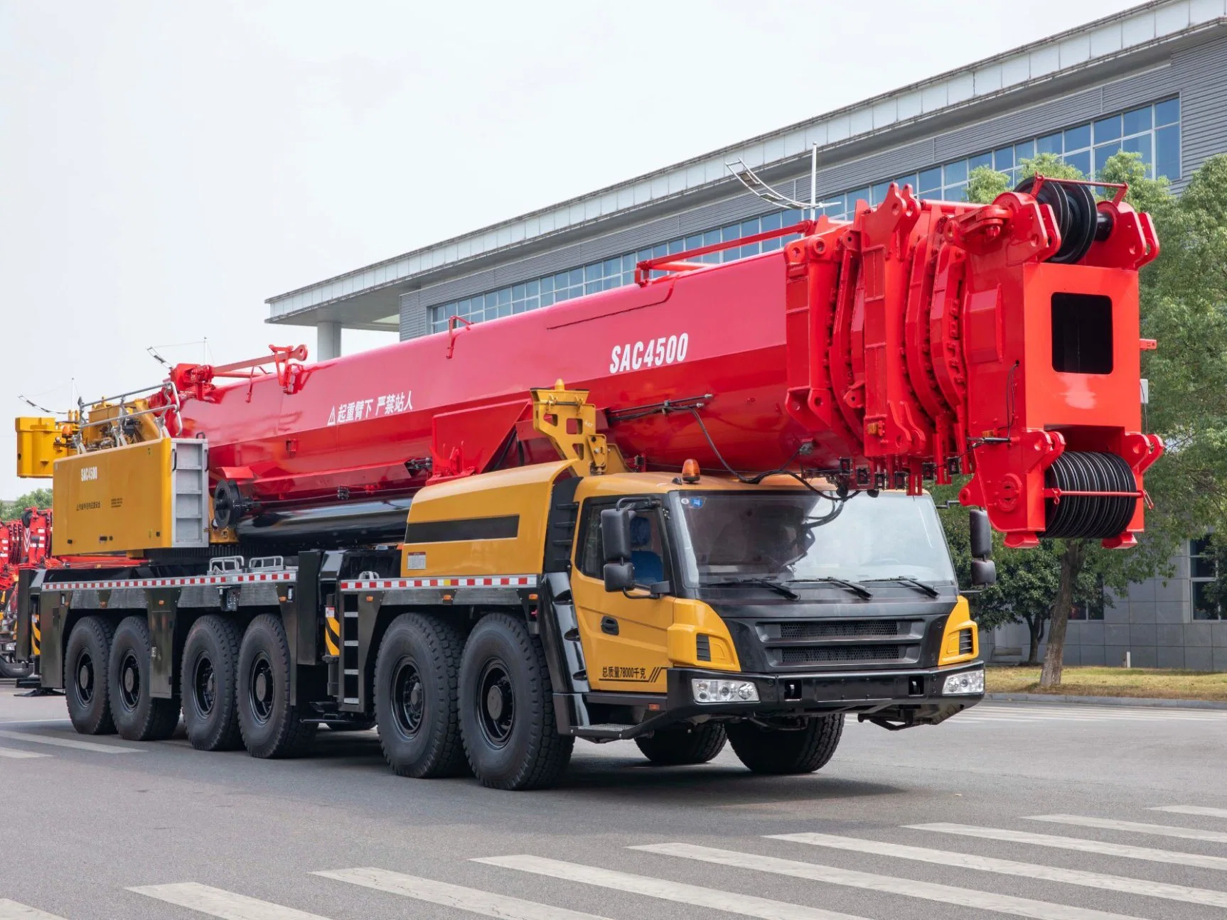 120 Ton Mobile All Sac1200e Professional Lifting Machine for Hot Sale Rough Terrain Crane