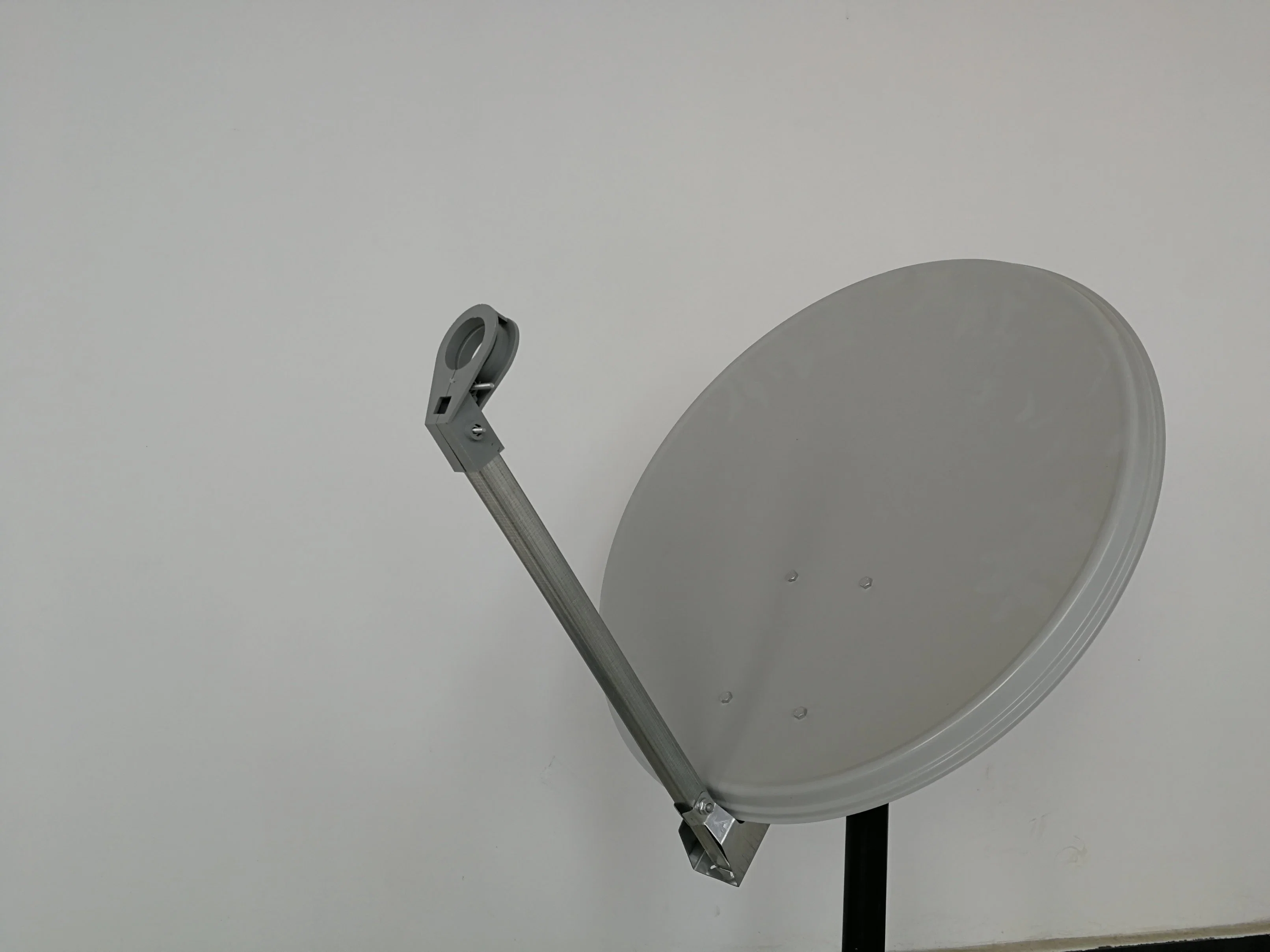 2021 Chinese Factory Egypt Hot Sales Ku52 Good Quality TV Satellite Dish Antenna