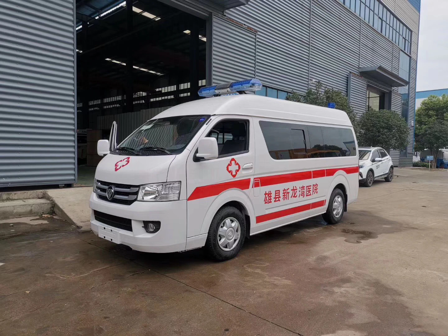 Foto Motor gasolina emergencia 4X2 primeros auxilios Monitoreo ambulancia para Tránsito de pacientes