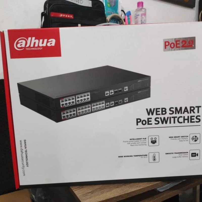 Pfs4226-24et-240 24-Port 100 Mbps + 2-Port Gigabit Managed Poe Switch Watchdog with 250 M Long Distance Poe Layer 2 Transmission