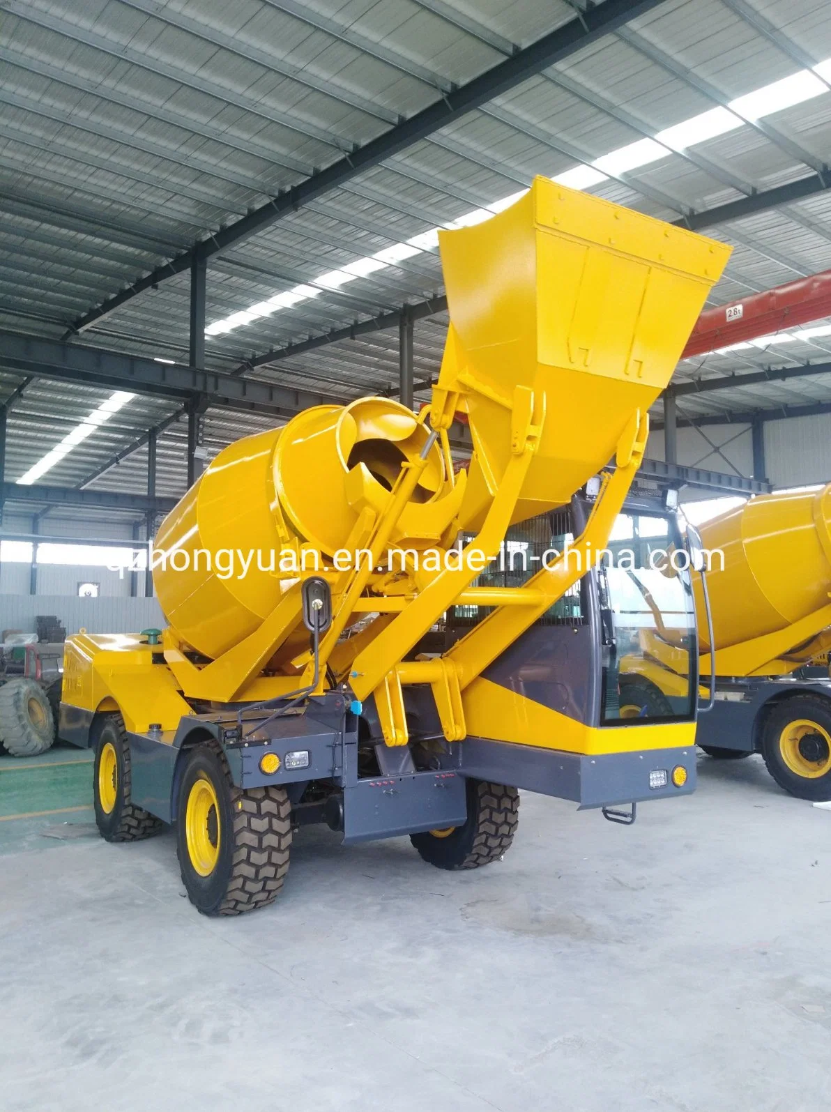 Construction Using Sinotruk 4X4 Truck Self Loading Concrete Mixer