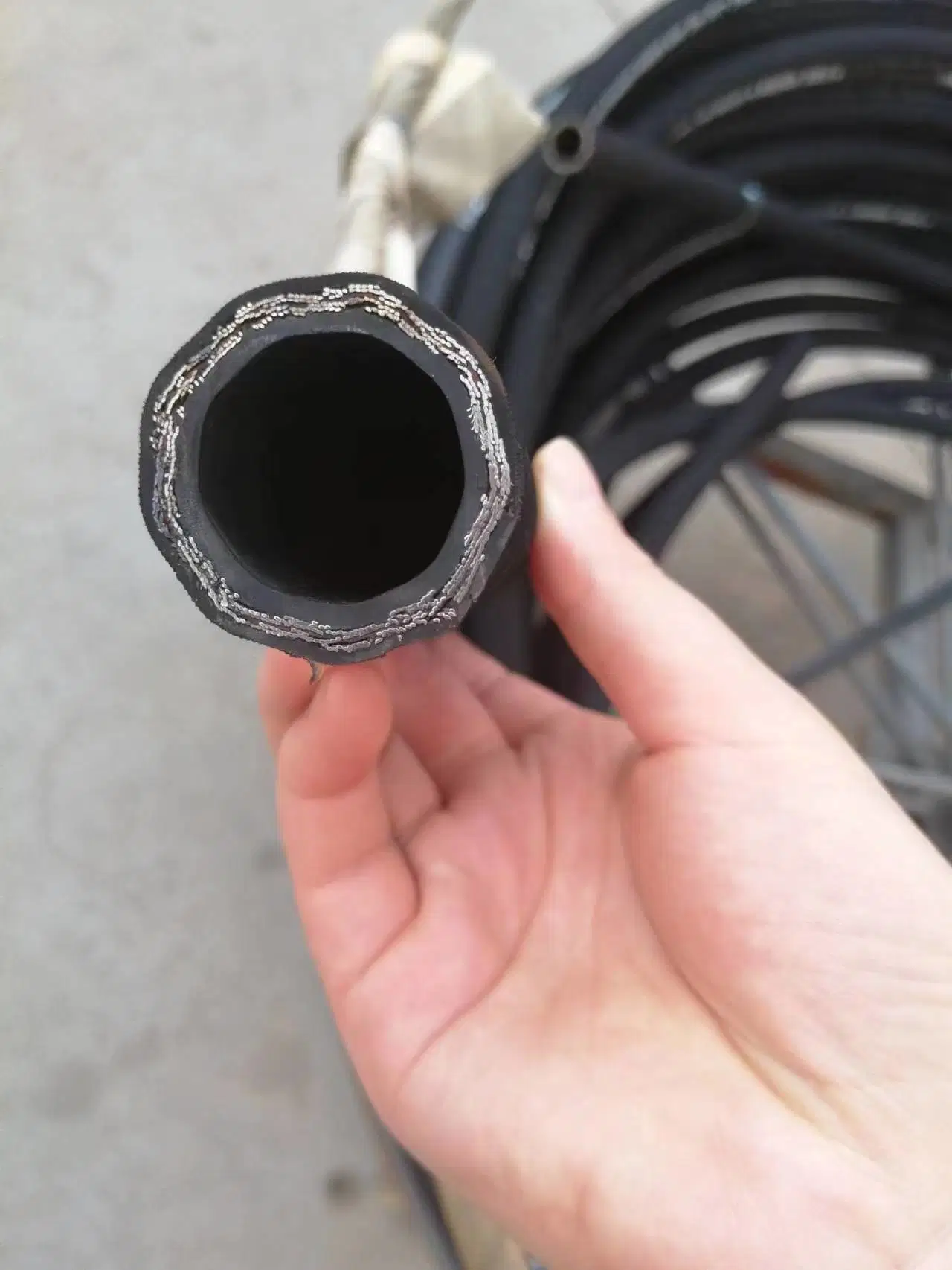 High quality/High cost performance Chinese Supplier Hydraulic Rubber Hose SAE Rubber Hydraulic Hose /Tube