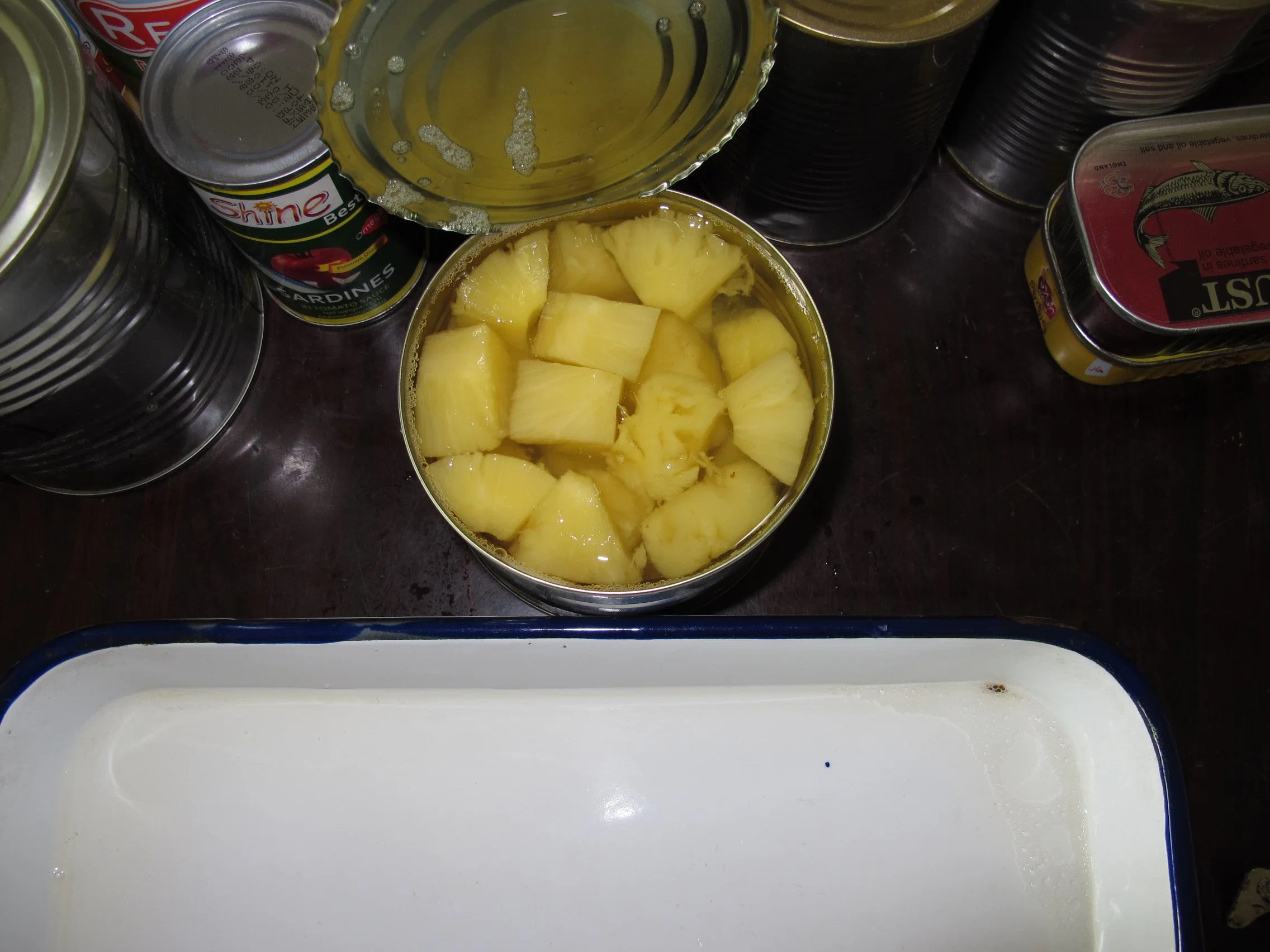 Canned Pineapple Pieces Fruit 850g in Lt. Syrup