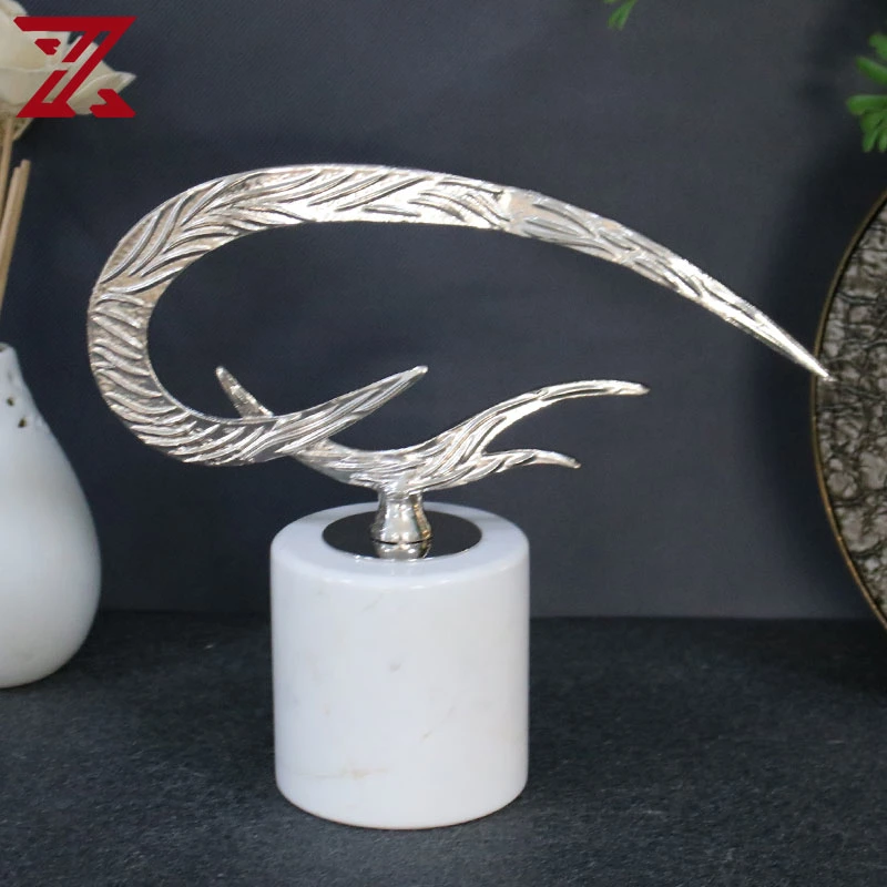 Wholesale/Supplier Silver Color Sculpture Art Abstract Bending Shape Electroplating Metal Artifact Decoration