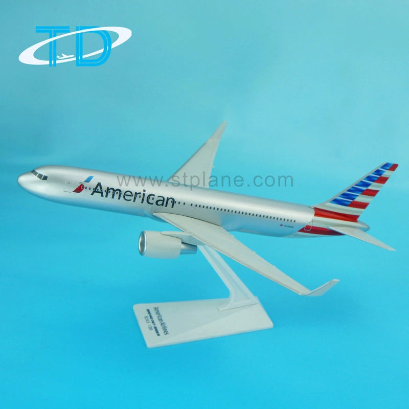 B767-300ER 1 : 200 27cm Scael modèle " USA " Boeing Airbus