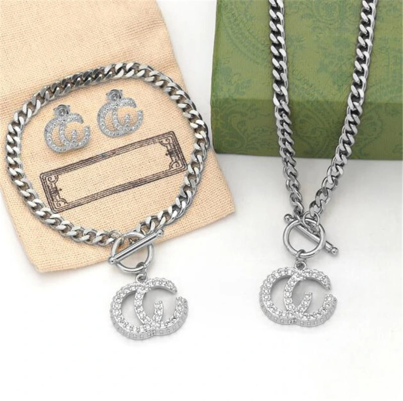 Full Diamond D C G Letter Love Acero inoxidable colgante Accesorios Collar Pulsera Pendientes Plata Joyería conjunto