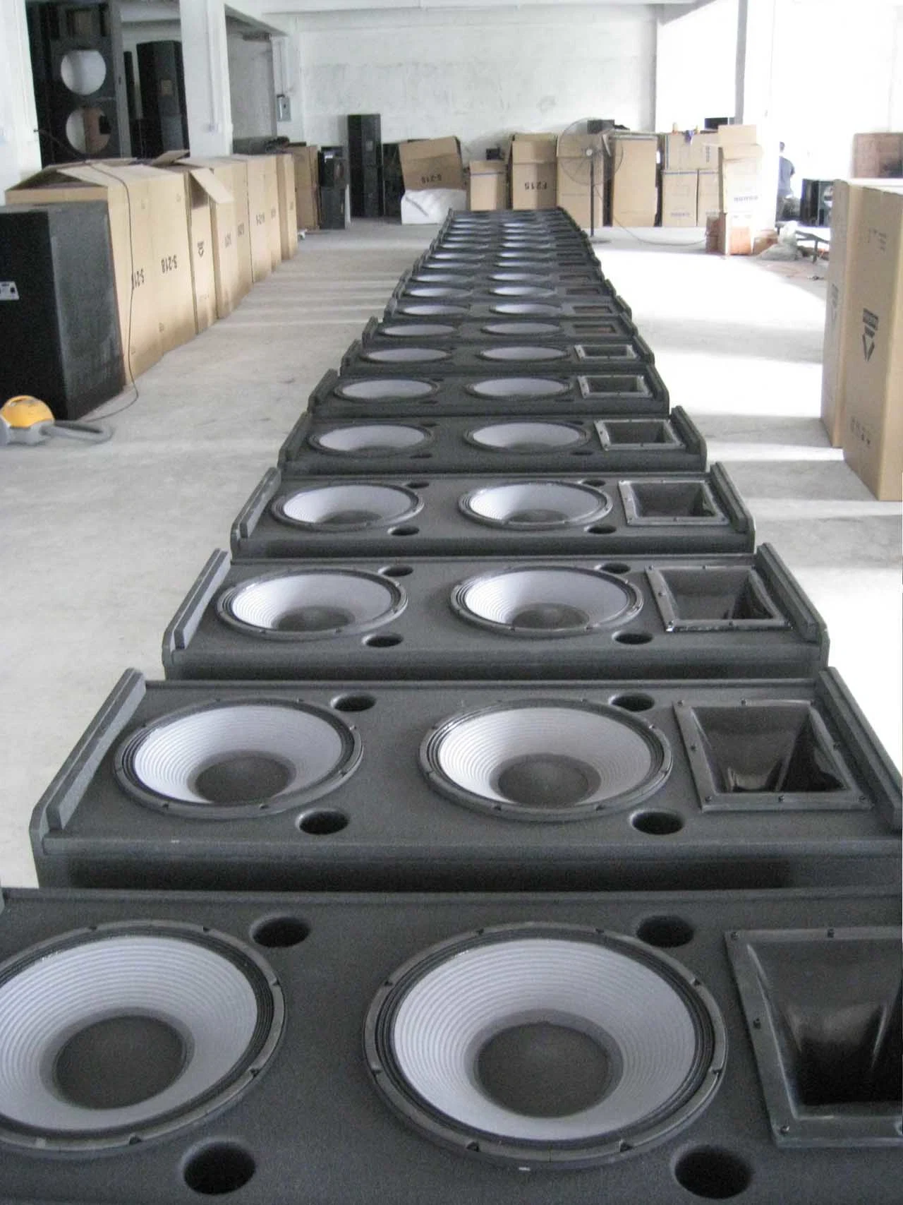 Dual 15inch Powerful Stage Speaker with Durable Painting Speaker Cabinet