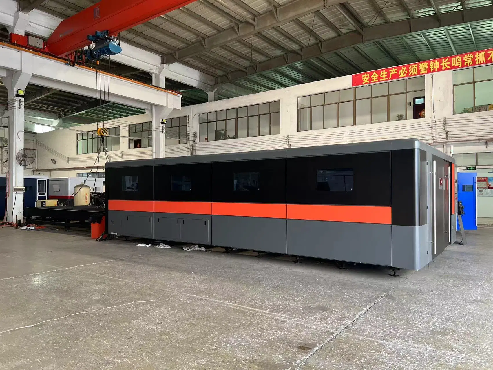 máquina de corte de fibra a laser CNC da China, 6000 W, 3000 mm * 1500 mm