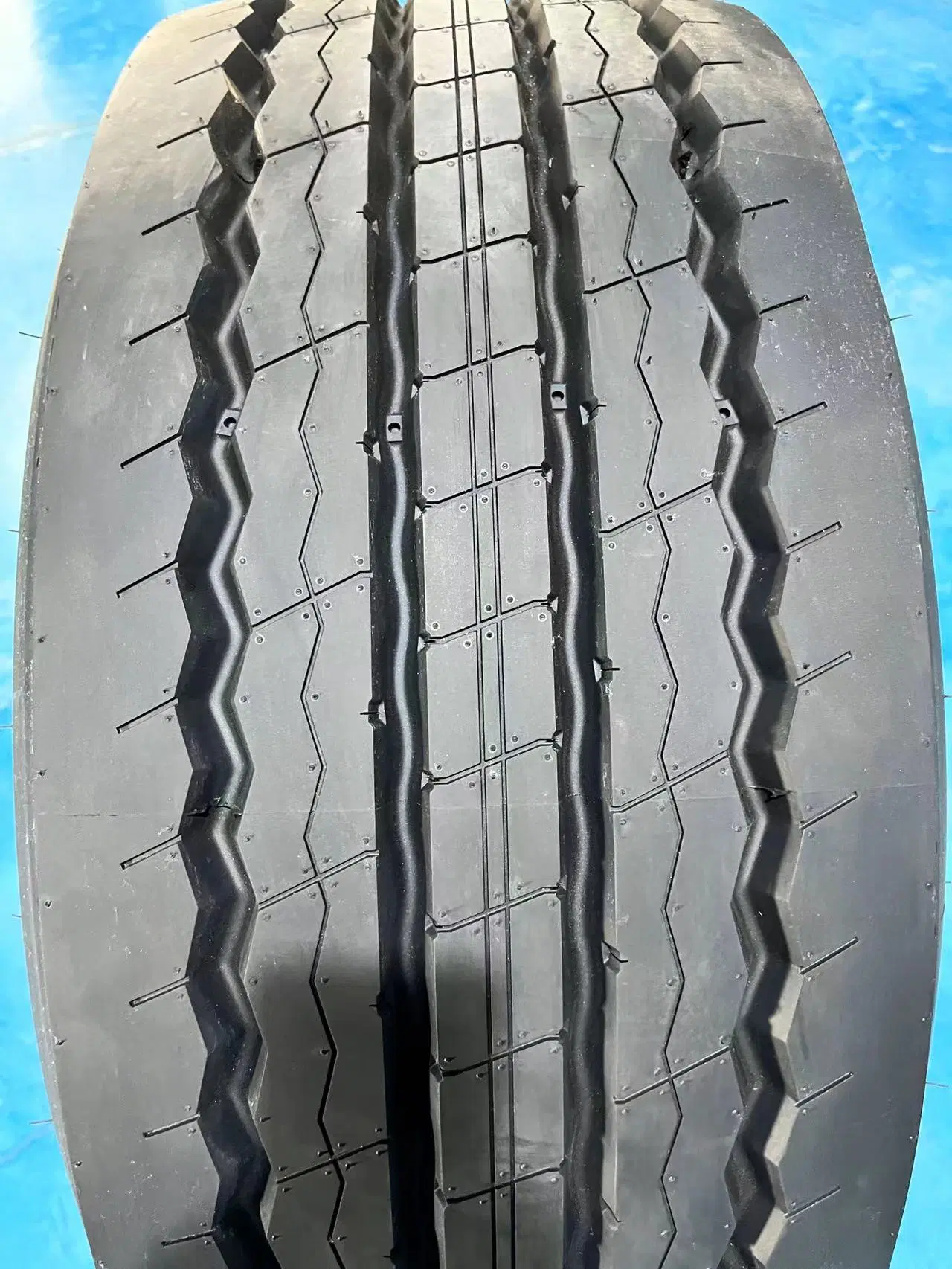 Thailand Manufacturer Tubeless Promotional Hot Sale Radial 295 75 22.5 Truck Tire Zeta 11r22.5 11r24.5 315/80r22.5 Bus Tyre for Sale