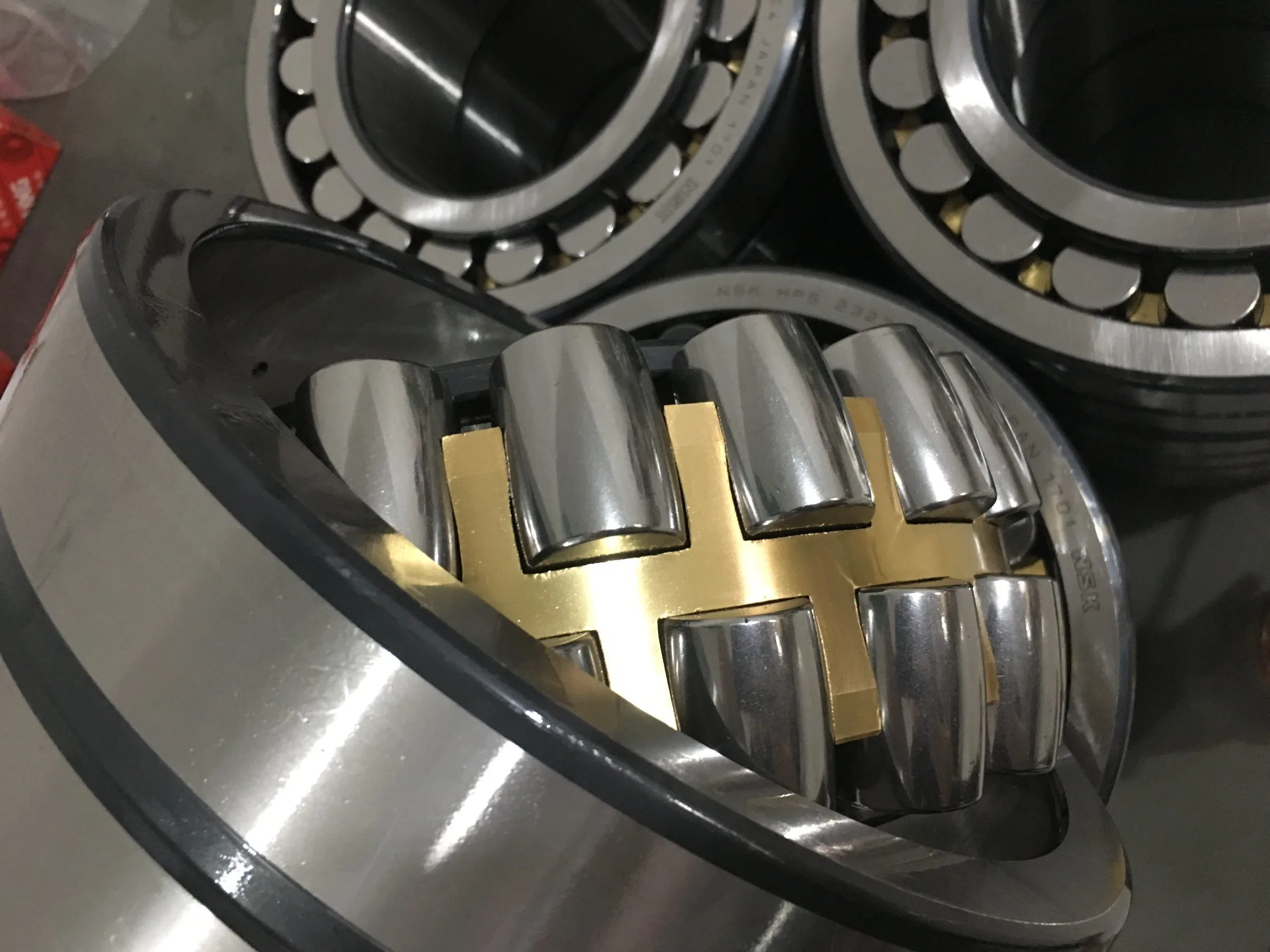 High Qulaity Self-Aligning Spherical Roller Bearings 22220 22222 22224 22226