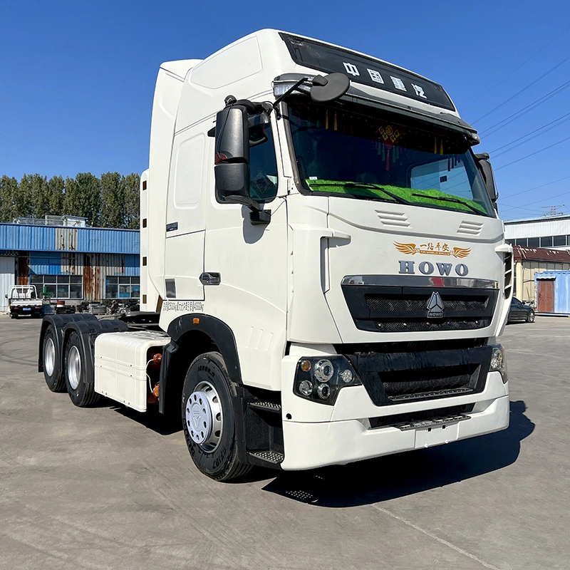 Camion tracteur d'occasion HOWO T7h CNG avec caméra de recul, ABS, sièges à suspension à vendre.