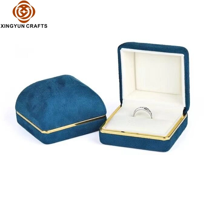 Nuevo diseño de marco dorado polipiel Set la caja de joyas Colgante Collar personalizado regalo Suede caja de embalaje