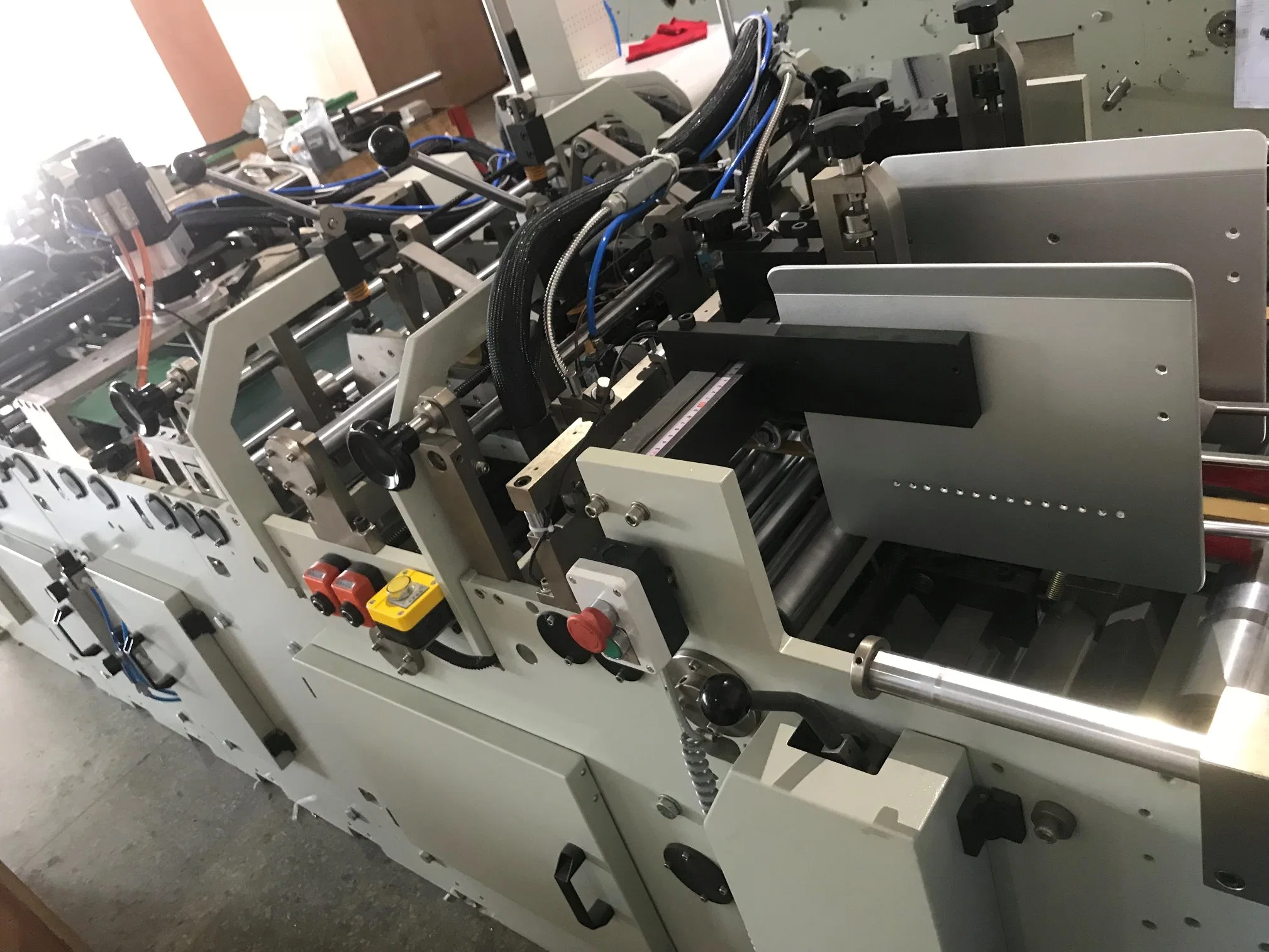 Paper Box Edge Folding and Forming Machine From Original Factory