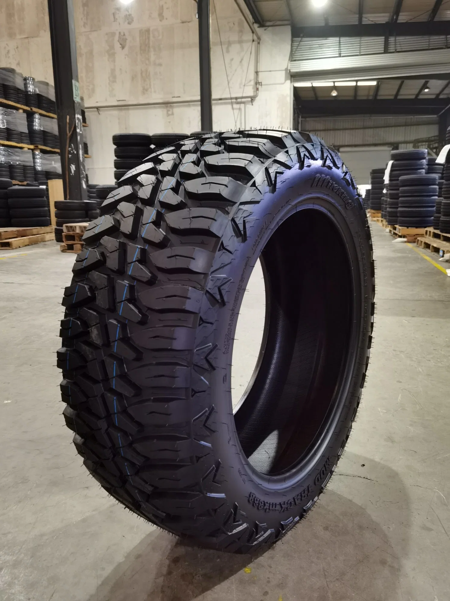 Habilead Kapsen Durun Kingboss Road Boss Compasal Aplus Mileking Brand Mk677 with Gcc DOT ECE Certified 235/45r18 Winter Snow Car Tires Studded Car Tyres