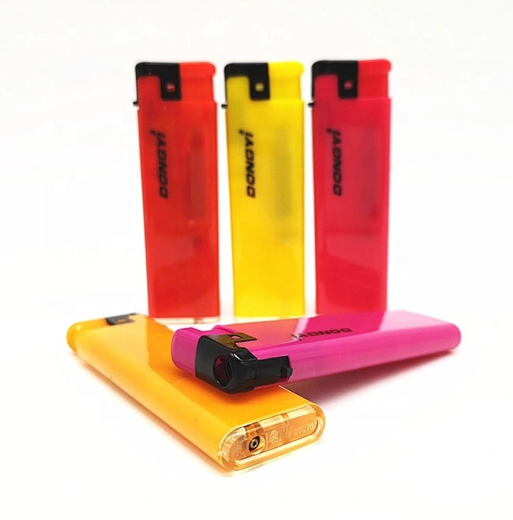 POM Matériau Matière plastique Briquet briquet à gaz jetables briquet électronique Garantie de Qualité ISO Allume-cigares