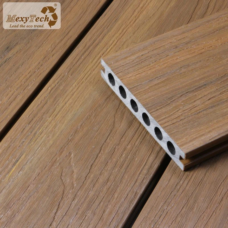 الأرضيات الخشبية المركبة من البلاستيك الخشبي WPC هي عرض ساخن لتركيب حمام السباحة.