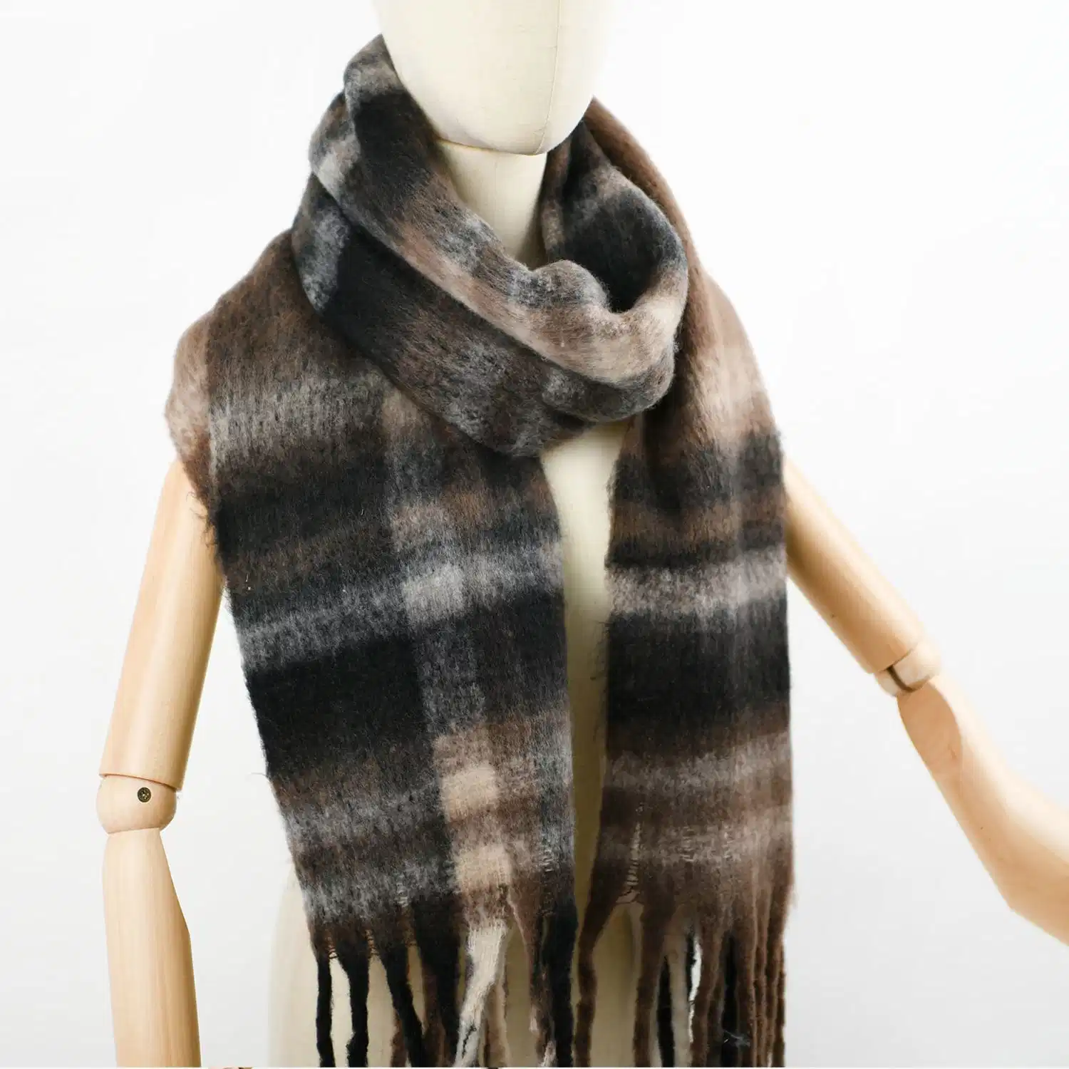 2023 Winter New Fashion Plaid Pattern Luxury Soft Thick Wholesale/Supplier Custom Logo Ladies Scarves with Tassel