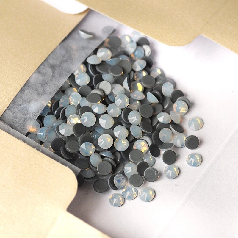 2088hf All Sizes White Opal Hot Fix Strass Flatback Crystal Iron on Hotfix Glass Rhinestones for Decoration