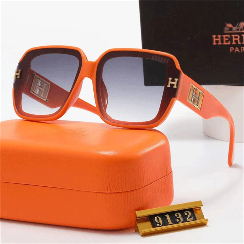 Wholesale/Supplier Luxury Designer Sunglasses 2023 Original Eyeglasses Outdoor Shades PC Frame Fashion Classic Lady Mirrors for Women Man