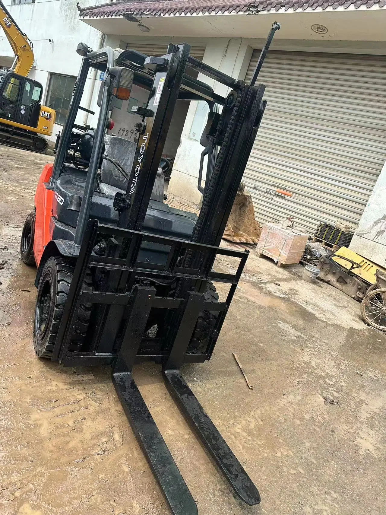 Used Toyota 3.5 Tons Gas Diesel Forklift 3 Stages Mast 5 Tons 10 Tons Lifting Truck